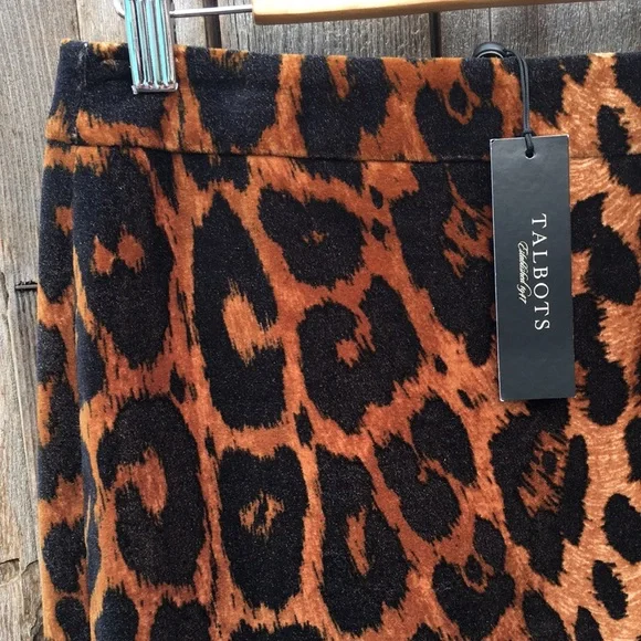 NWT Talbots Leopard Print Velvet Pencil Skirt 4P - Picture 2 of 13